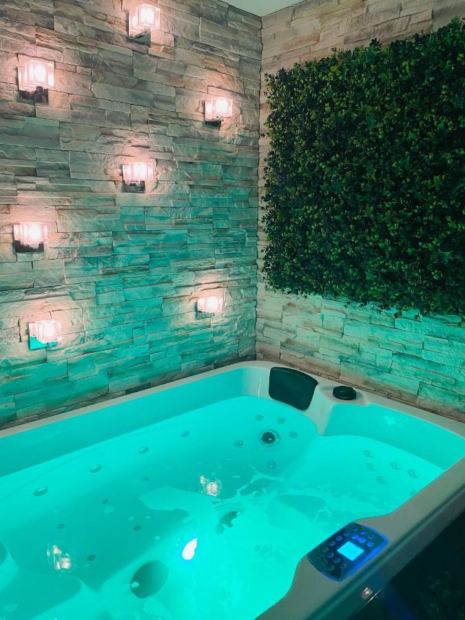 By Neptune - Appartement Rustique Jacuzzi Бонді Екстер'єр фото